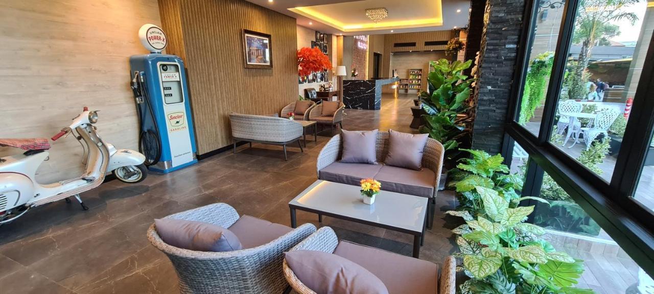 The Room Boutique Hotel محافظة ساكون ناخون المظهر الخارجي الصورة