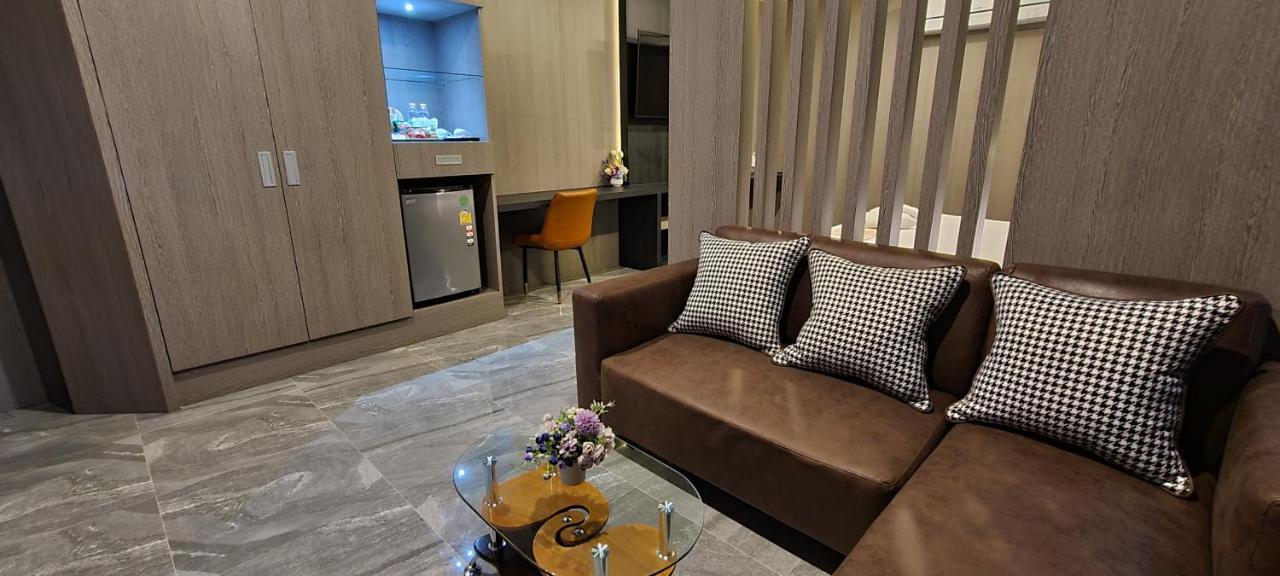 The Room Boutique Hotel محافظة ساكون ناخون المظهر الخارجي الصورة
