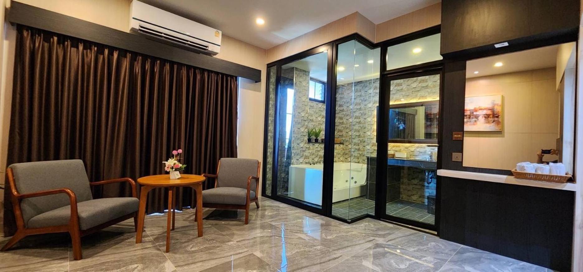 The Room Boutique Hotel محافظة ساكون ناخون المظهر الخارجي الصورة